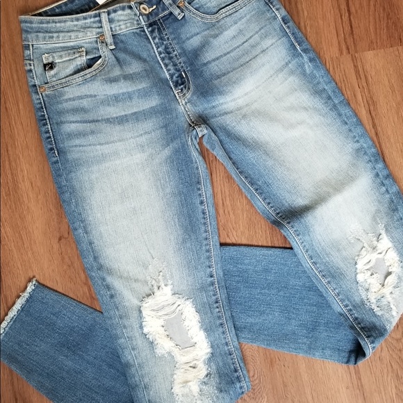 🆕SIZE: 11/29 Mid-Rise Blue Distressed Skinny Jeans With Ripped Knee - Picture 3 of 10